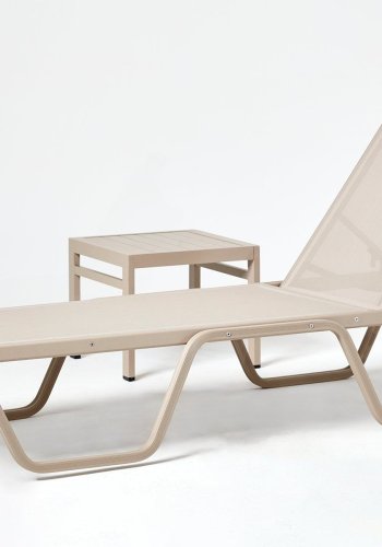 NORDVÄRK Asos utendrs solseng og sidebord - beige vinylbelagt polyester og aluminium (sett med 2)