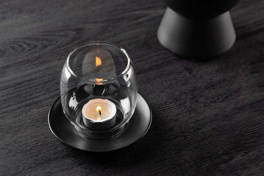 VENTURE DESIGN Archy Kerzenständer, rund – klares Glas und mattschwarzes Steingut (12 x H9,5)