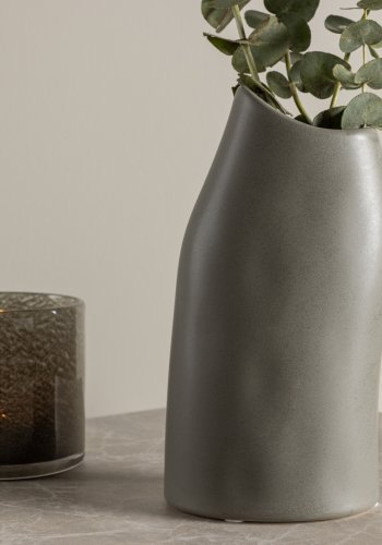 VENTURE DESIGN Ernst vase - mrkegr stentj (12x9x23H)