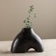 VENTURE DESIGN Kento vase - svart steinty (21x8x15H)