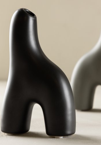 VENTURE DESIGN Aya vase - svart steinty (9x4x16H)