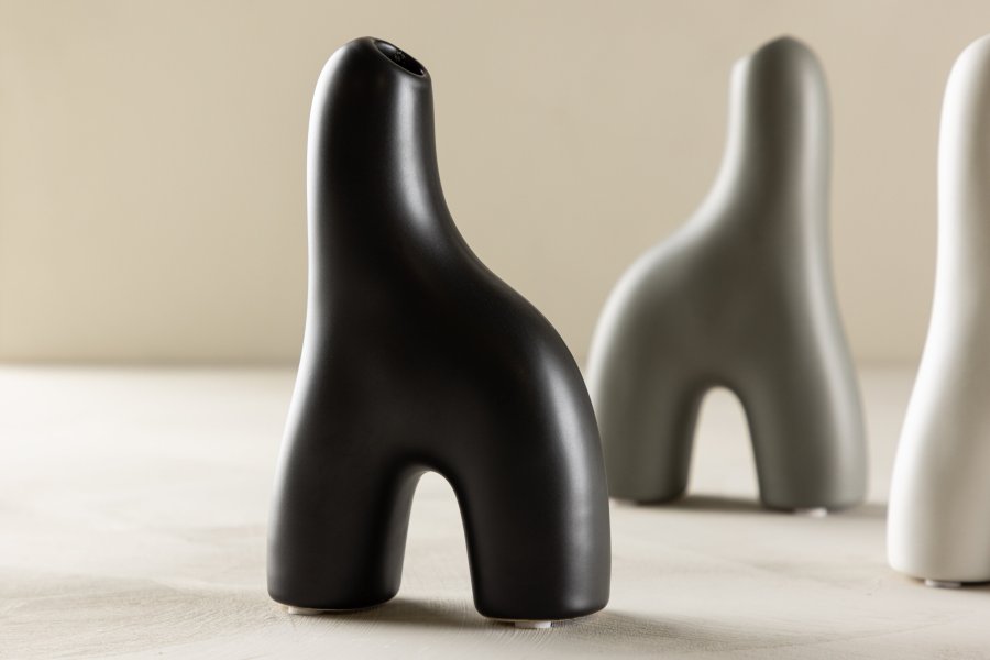VENTURE DESIGN Aya vase - svart steinty (9x4x16H)