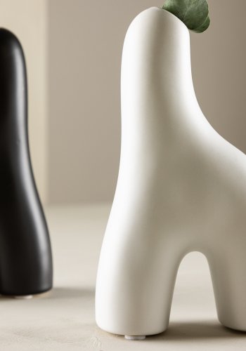 VENTURE DESIGN Aya vase - hvitt steinty (9x4x16H)