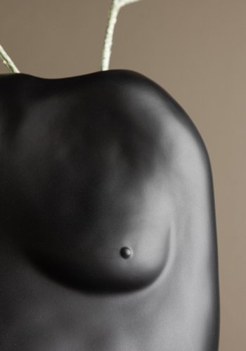 VENTURE DESIGN Romie vase - svart steinty (24x14x28H)