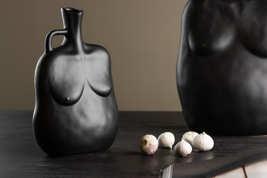 VENTURE DESIGN Conta vase - matt svart steinty (17x10x25H)