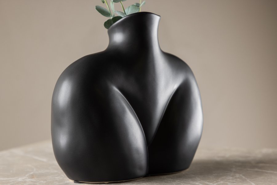 VENTURE DESIGN Harvey Vase – mattschwarzes Steingut (17 x 10 x 15 H)