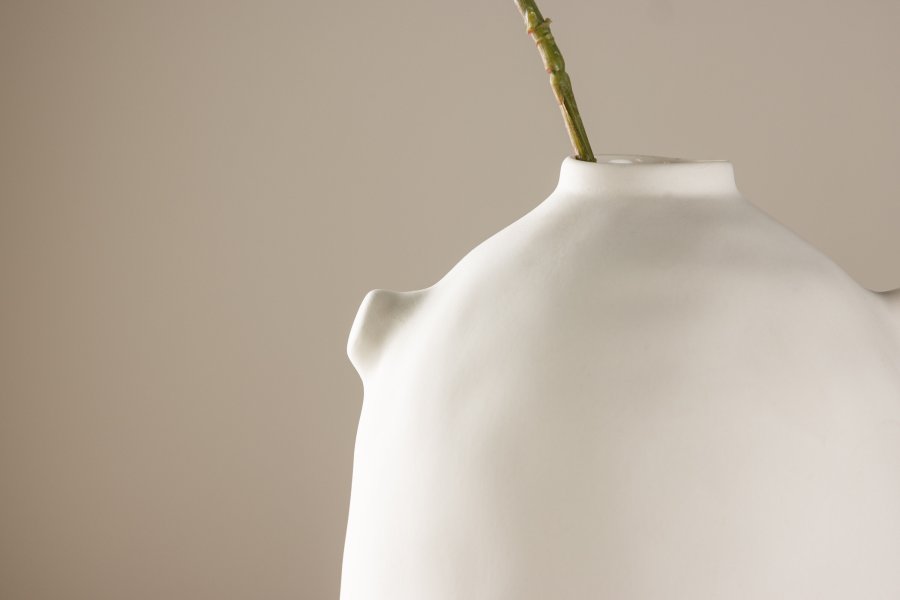 VENTURE DESIGN Madi vase, rund - off-white steinty (17x17x28H)