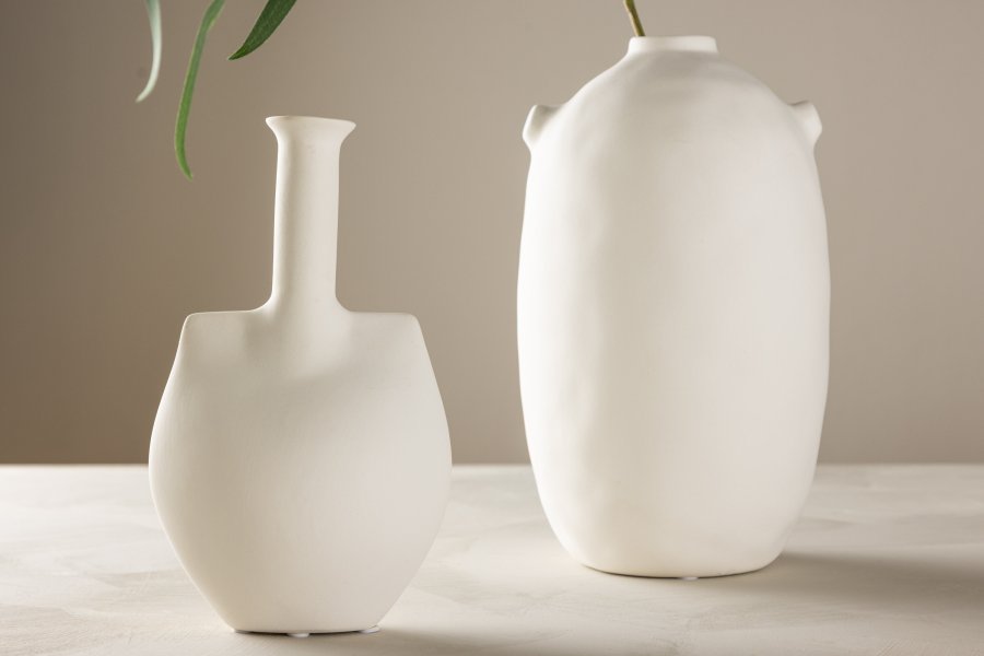 VENTURE DESIGN Madison vase - off white steinty (14x8x22H)