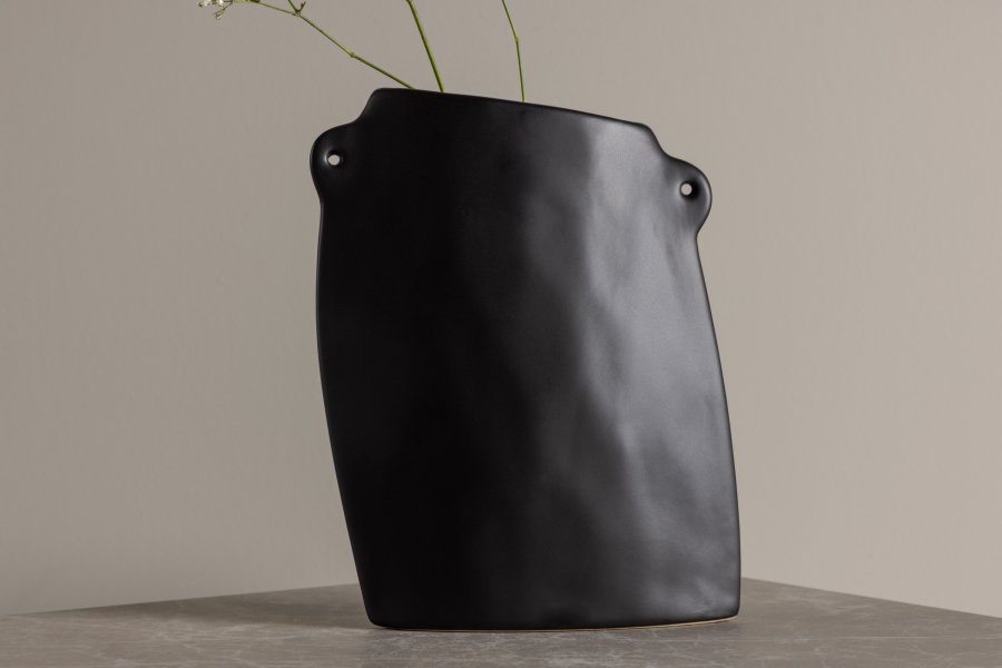 VENTURE DESIGN Vase, m. 2 hndtak - matt sort steinty (14x5x21H)