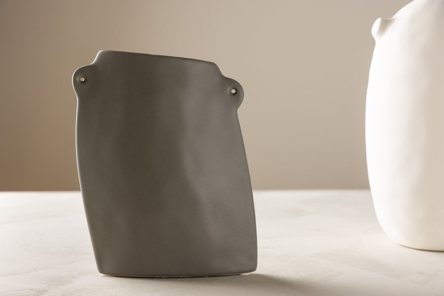 VENTURE DESIGN Vase, m. 2 hndtak - mrkegr steinty (14x5x21H)