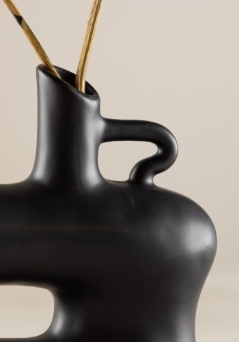 VENTURE DESIGN Dity vase - matt svart steinty (18x7x19H)