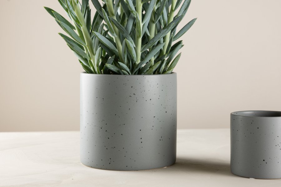 VENTURE DESIGN Sane potte, rund - mrkegr/svarte prikker steinty (18x18x17)