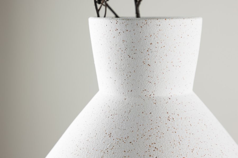 VENTURE DESIGN Rellis vase - hvite/svarte prikker keramikk (H20xB22)