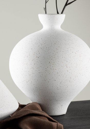 VENTURE DESIGN Rellis vase, rund - hvite/svarte prikker keramikk (D6xH24xB20)