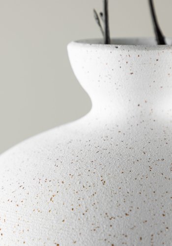 VENTURE DESIGN Rellis vase, rund - hvite/svarte prikker keramikk (D6xH24xB20)