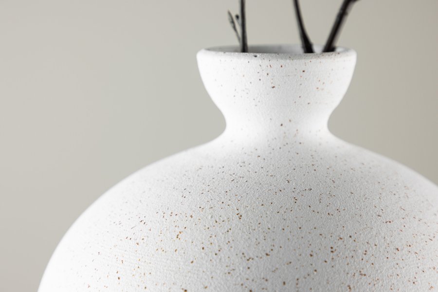 VENTURE DESIGN Rellis vase, rund - hvite/svarte prikker keramikk (D6xH24xB20)