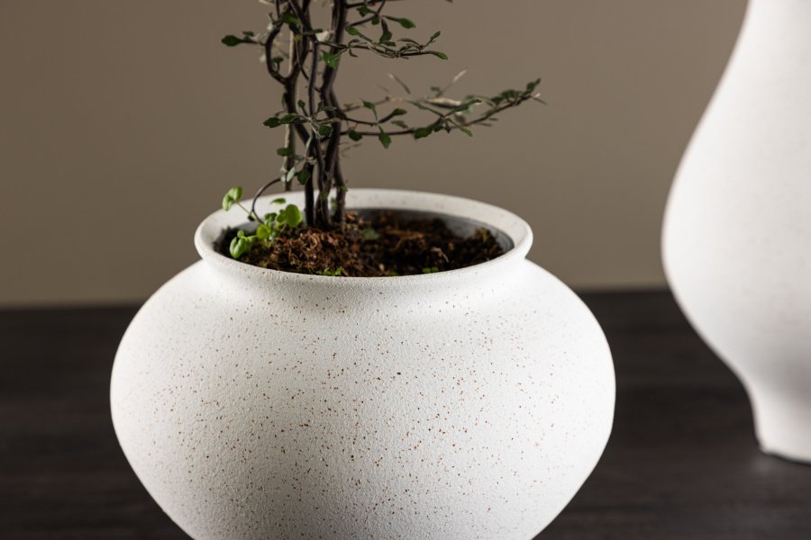 VENTURE DESIGN Rellis vase, rund - hvite/svarte prikker keramikk (D11xH18xB18)