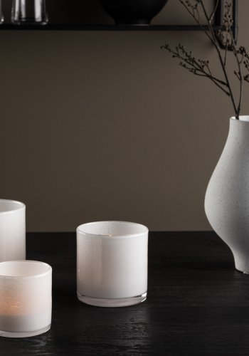 VENTURE DESIGN Glora Kerzenständer, rund – weißes Glas (8x8H)