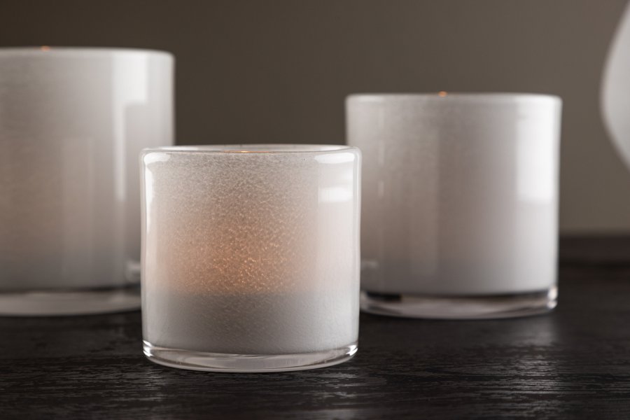 VENTURE DESIGN Glora Kerzenständer, rund – weißes Glas (8x8H)