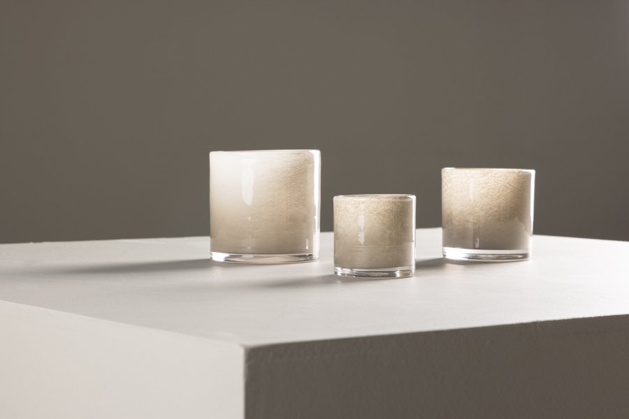 VENTURE DESIGN Glora Kerzenständer, rund – beiges Glas (8x8H)