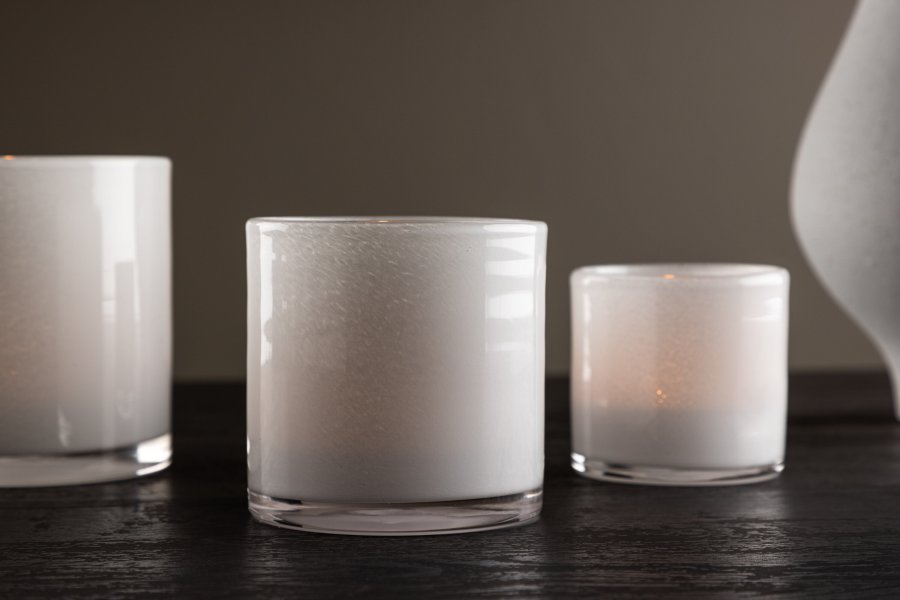 VENTURE DESIGN Glora Kerzenständer, rund – weißes Glas (10x10H)