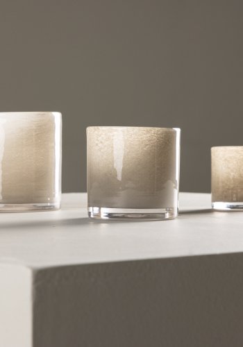 VENTURE DESIGN Glora Kerzenständer, rund – beiges Glas (10x10H)