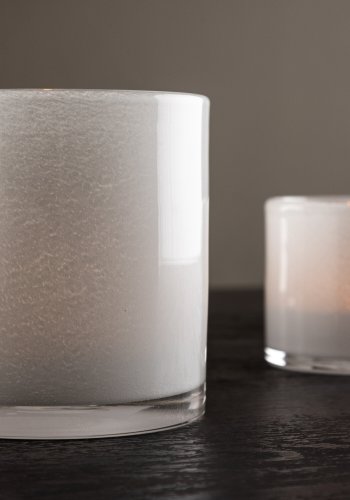 VENTURE DESIGN Glora Kerzenständer, rund – weißes Glas (12x12H)