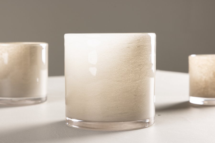 VENTURE DESIGN Glora Kerzenständer, rund – beiges Glas (12x12H)