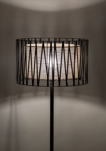 TK Harmony gulvlampe - natur jute og sort metal