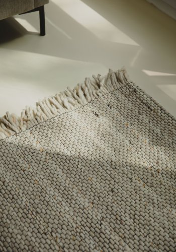 ZUIVER Frills teppe, med frynser - beige gul ull (170x240)