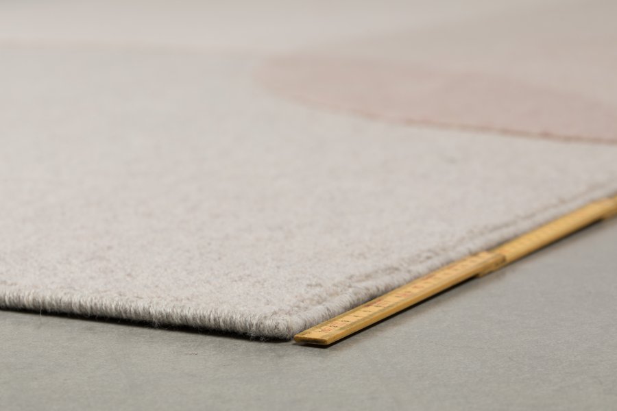 ZUIVER Drmmeteppe, med mnster - naturlig og rosa ull (200x300)