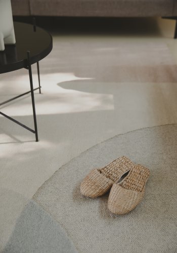 ZUIVER Drmmeteppe, med mnster - naturlig og rosa ull (200x300)