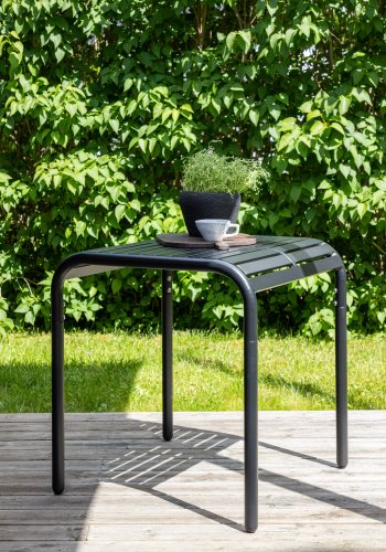 VENTURE DESIGN Borneo utendrs salongbord, firkantet - svart aluminium (70x70)