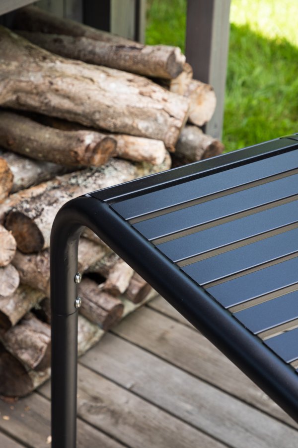 VENTURE DESIGN Borneo utendrs salongbord, firkantet - svart aluminium (70x70)