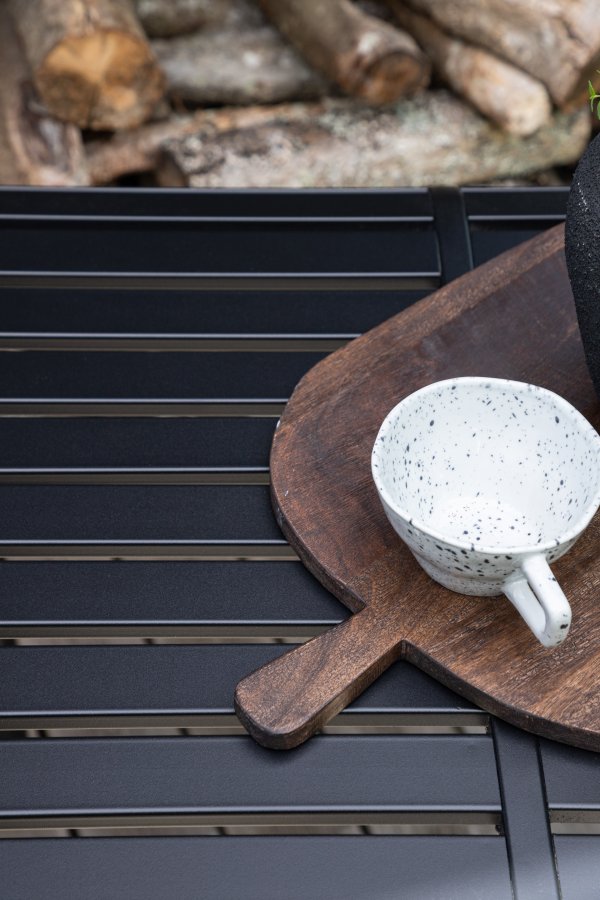 VENTURE DESIGN Borneo utendrs salongbord, firkantet - svart aluminium (70x70)