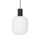 BROSTE COPENHAGEN Lolly taklampe - hvitt opalt glass og sort aluminium