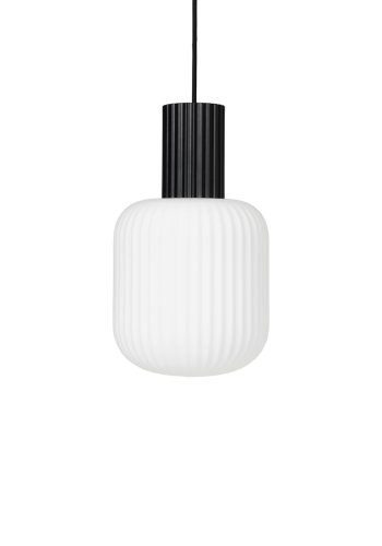 BROSTE COPENHAGEN Lolly taklampe - hvitt opalt glass og sort aluminium