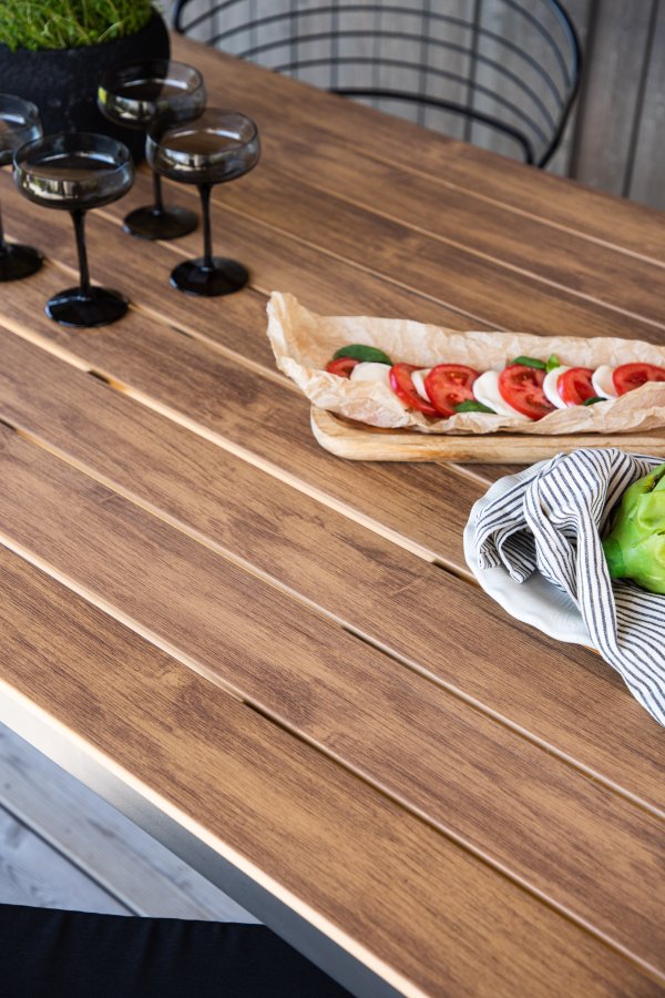 VENTURE DESIGN Break hagebord, rektangulrt - naturlig polytre og svart aluminium (90x200)