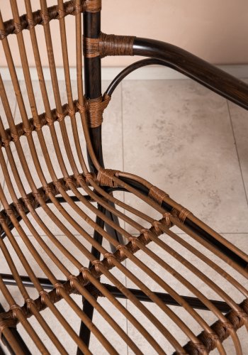 VENTURE DESIGN Galera Gartenstuhl, m. Armlehnen – braunes Polyrattan und Aluminium