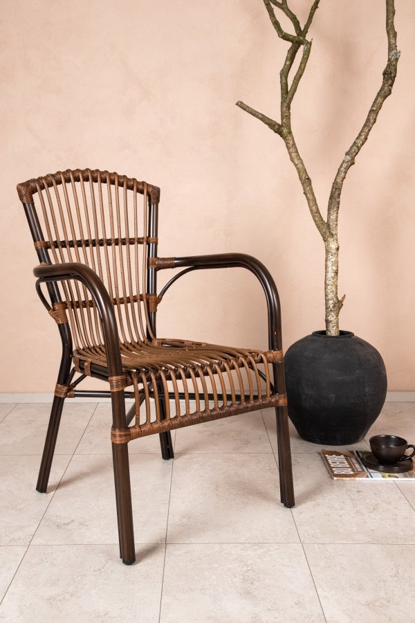 VENTURE DESIGN Galera Gartenstuhl, m. Armlehnen – braunes Polyrattan und Aluminium