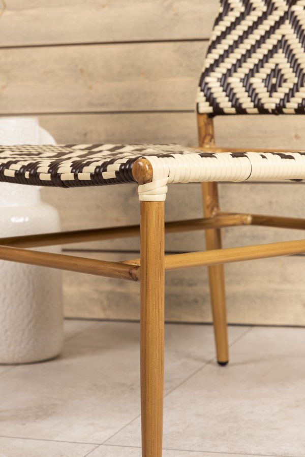 VENTURE DESIGN Calapan utendrs lenestol - beige/brun polyrattan og naturlig aluminium