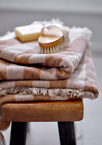 BLOOMINGVILLE Hern Podest, rechteckig – braunes und schwarzes Mangoholz (45,5 x 20,5)