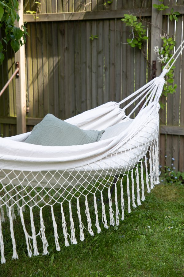 VENTURE DESIGN Banate hengekye - hvitt stoff