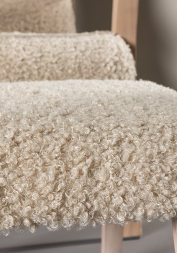 VENTURE DESIGN Frö Sessel mit Fußhocker und Nackenkissen – braunes Polyester und Sperrholz