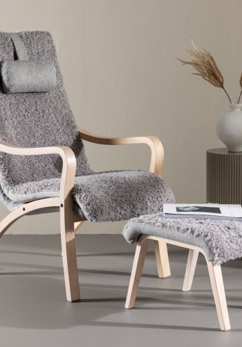 VENTURE DESIGN Frö Sessel mit Fußhocker und Nackenkissen - hellgraues Polyester und Eichenfurnier