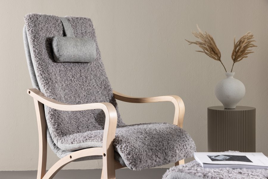 VENTURE DESIGN Frö Sessel mit Fußhocker und Nackenkissen - hellgraues Polyester und Eichenfurnier