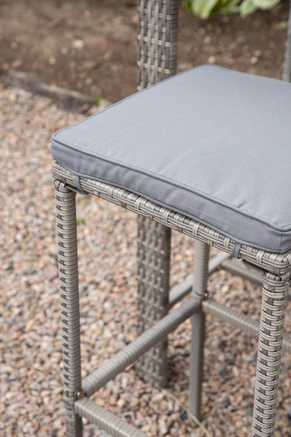 VENTURE DESIGN Alo Outdoor-Barhocker mit Fußstütze – graues Polyrattan und Aluminium