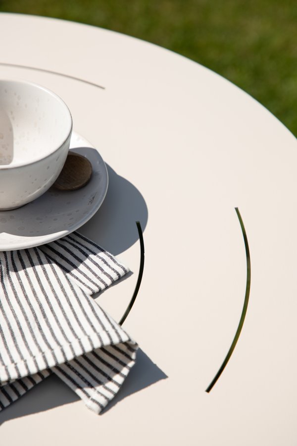 VENTURE DESIGN Bacong utend�rs kaf&eacute;bord, rundt - beige st�l (�60)