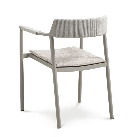 Salina hagestol, med armlener og pute - sandfarget stoff og aluminium