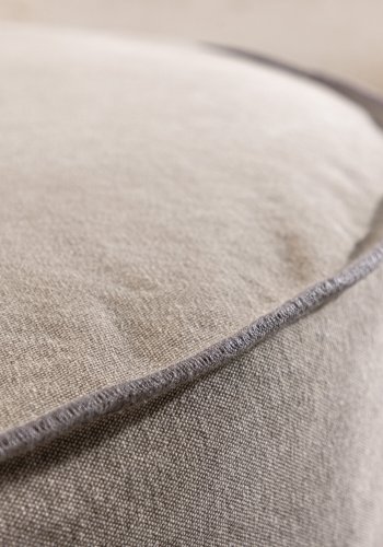 VIND KOLLEKSJON Vindö puf, rund - brunt stoff (101)